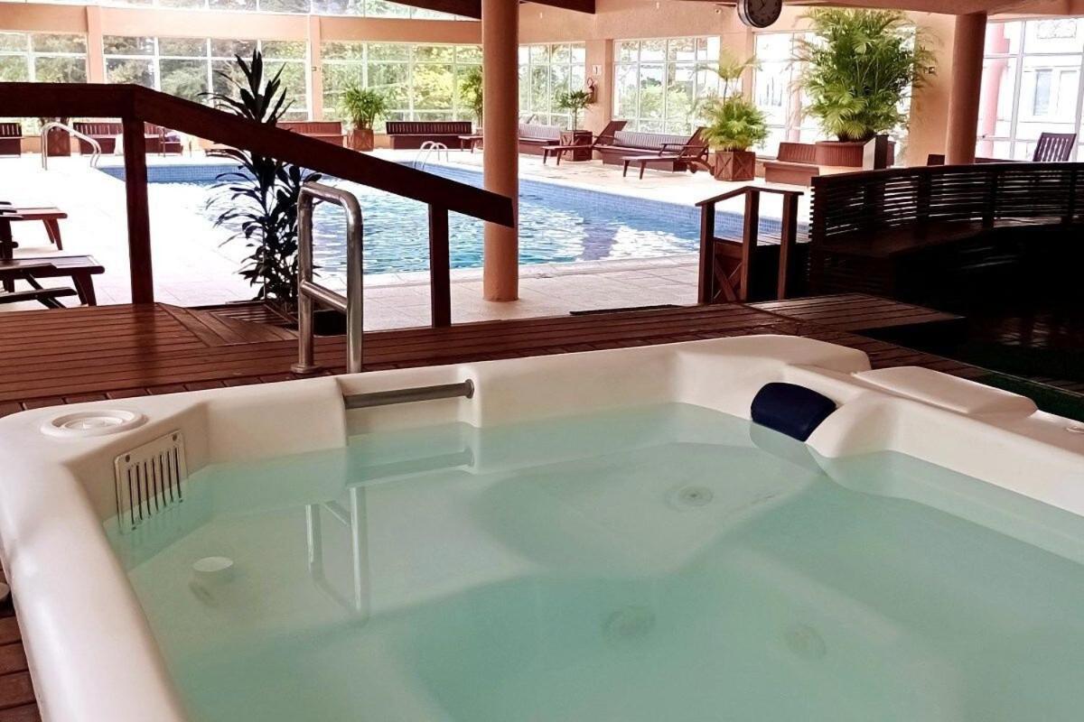 Apartamento No Residencial Village No Centro De Gramado, Com Piscina Aquecida E Hidromassagem Exteriör bild
